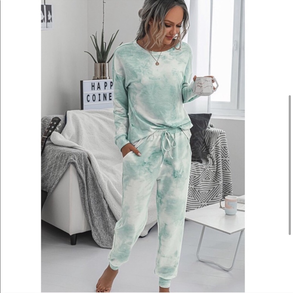 Green Tie Dye Lounge Set - Picture 3 of 3